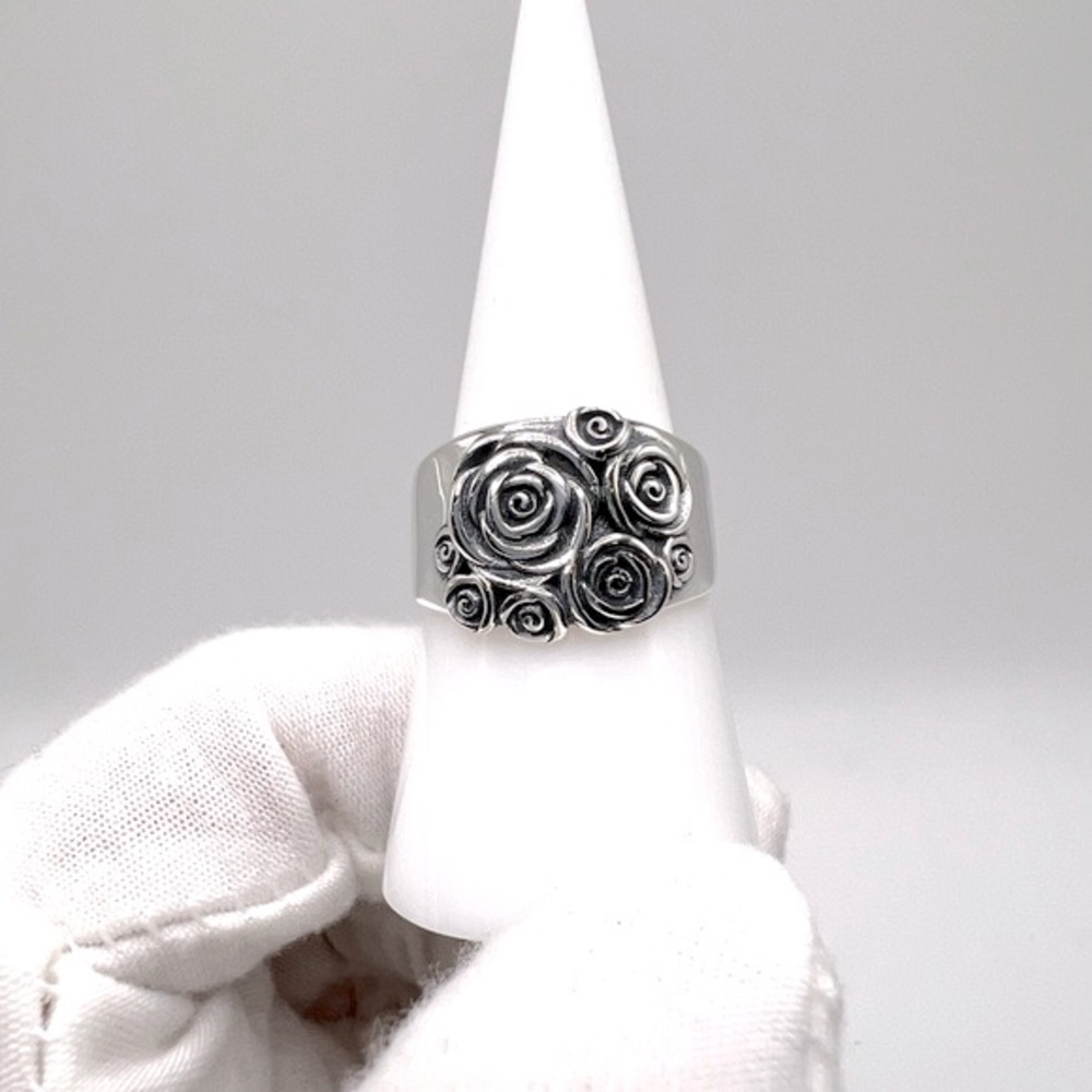 .925 Sterling Silver Roses Ring - Picture 3 of 17